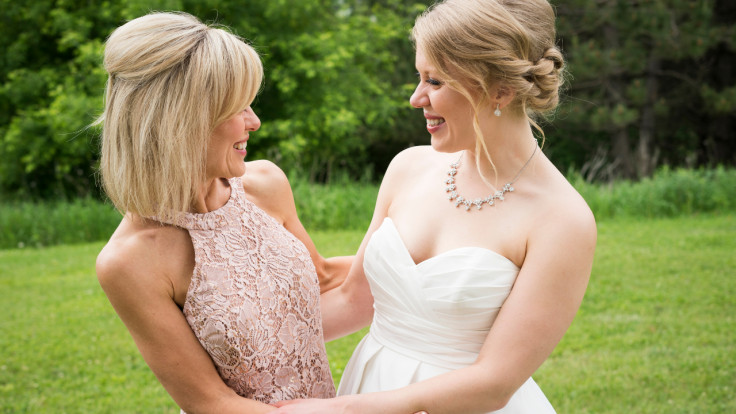 link to How To Honour Your Mother At Your Wedding