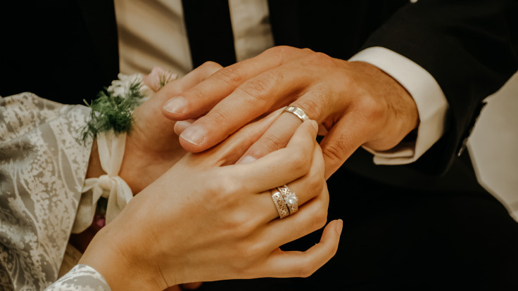 link to Wedding Traditions & Meanings